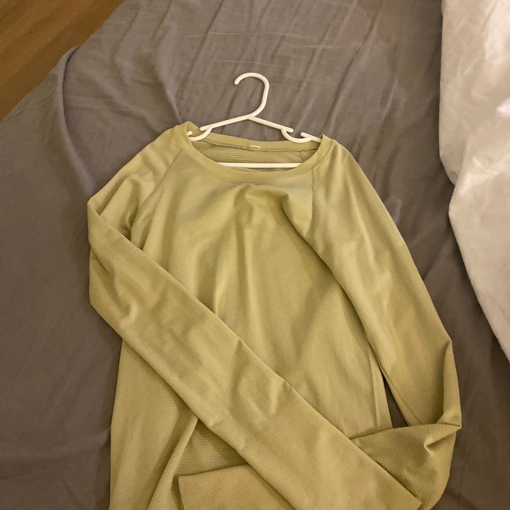 Lululemon long sleeve swifly tech